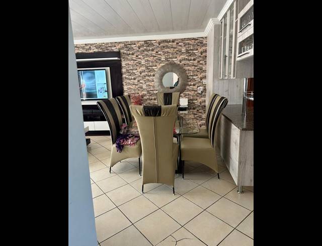 3 BEDROOM HOUSE FOR SALE IN HEATHERVIEW